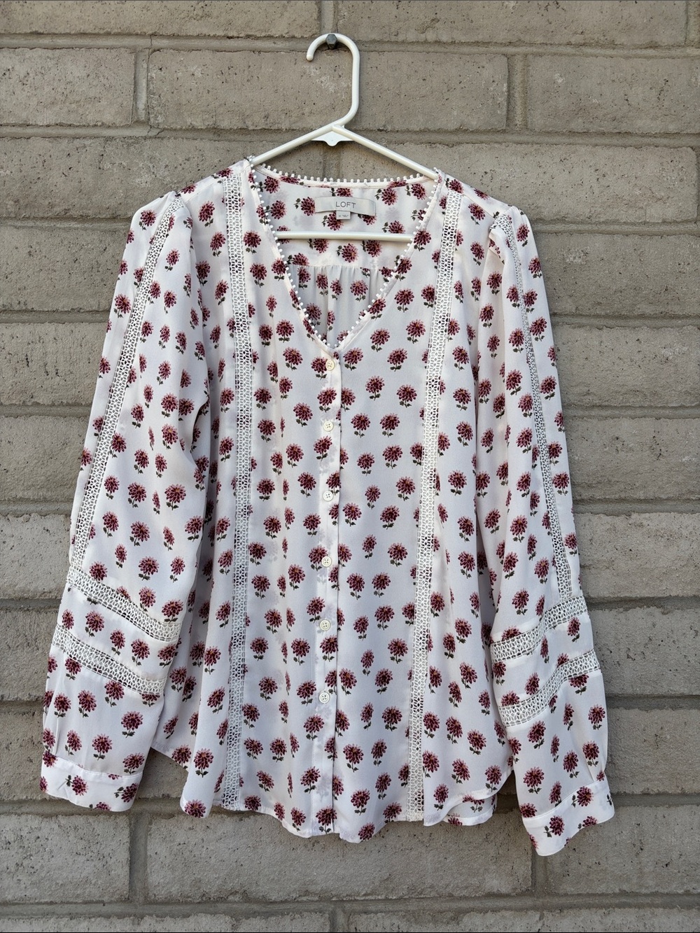 LOFT Off White with Floral Print Button Down Chrysanthemum Lace Details Size M